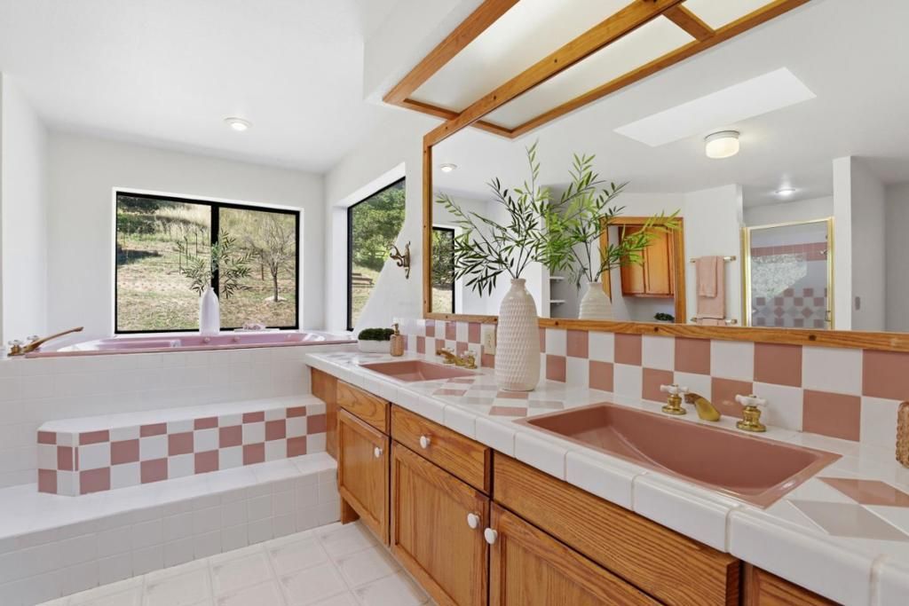 Image 24 of property listing at 215 Chateau Drive, Aromas, CA 95004