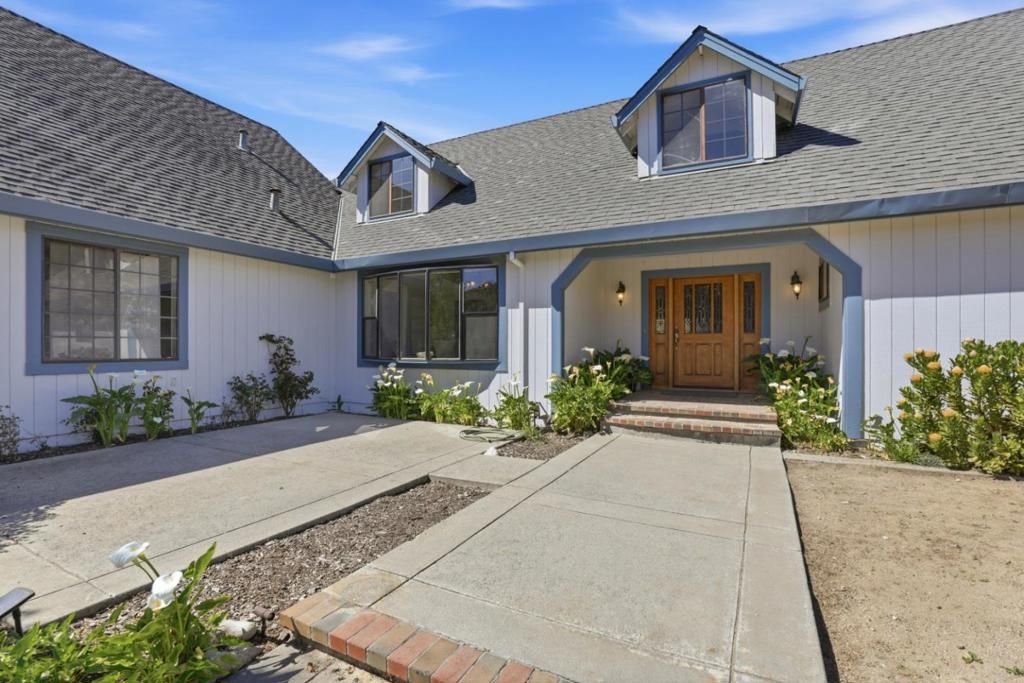 Image 3 of property listing at 215 Chateau Drive, Aromas, CA 95004
