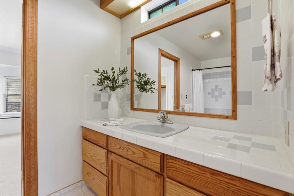 Image 30 of property listing at 215 Chateau Drive, Aromas, CA 95004