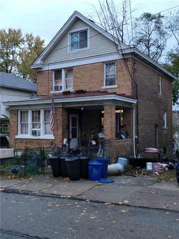 226 Parkfield St, Carrick, PA 15210