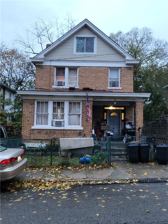226 Parkfield St, Carrick, PA 15210