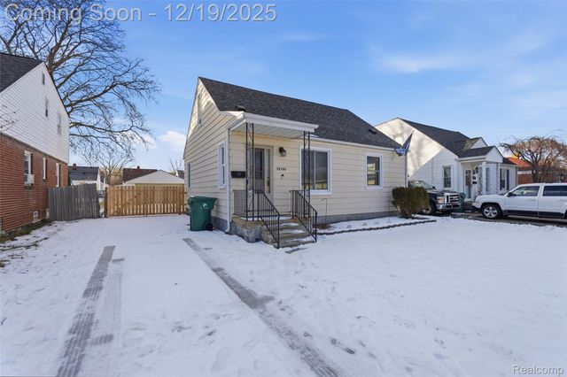 22785 Schroeder Avenue, Eastpointe, MI 48021
