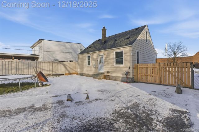 22785 Schroeder Avenue, Eastpointe, MI 48021