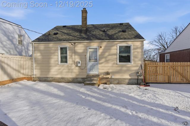 22785 Schroeder Avenue, Eastpointe, MI 48021