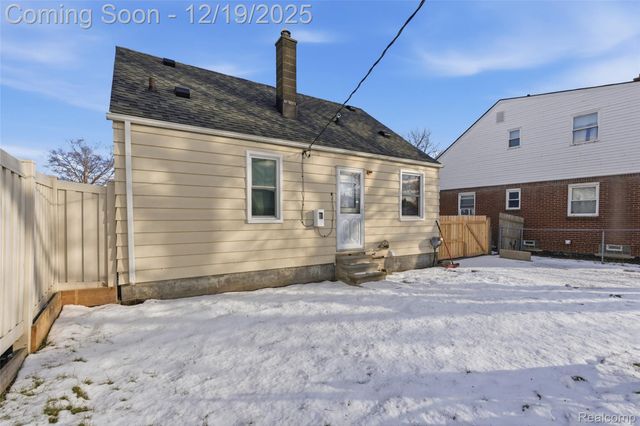 22785 Schroeder Avenue, Eastpointe, MI 48021