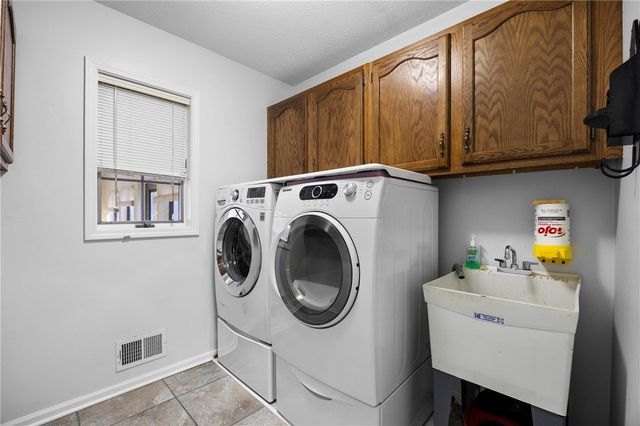 11 Pond Valley Circle, Penfield, NY 14526