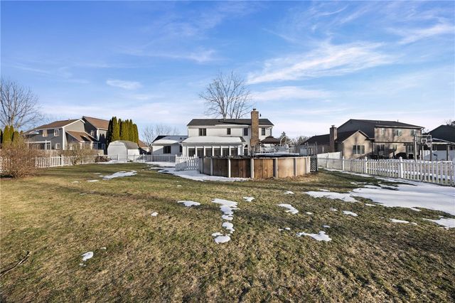 11 Pond Valley Circle, Penfield, NY 14526