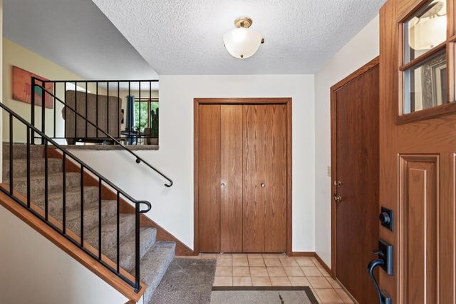 5595 Wedgewood Drive, Shorewood, MN 55331