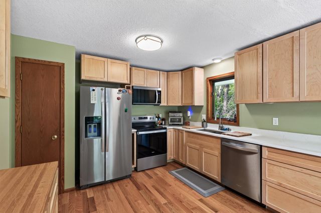 5595 Wedgewood Drive, Shorewood, MN 55331