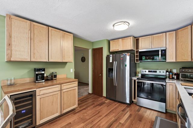 5595 Wedgewood Drive, Shorewood, MN 55331
