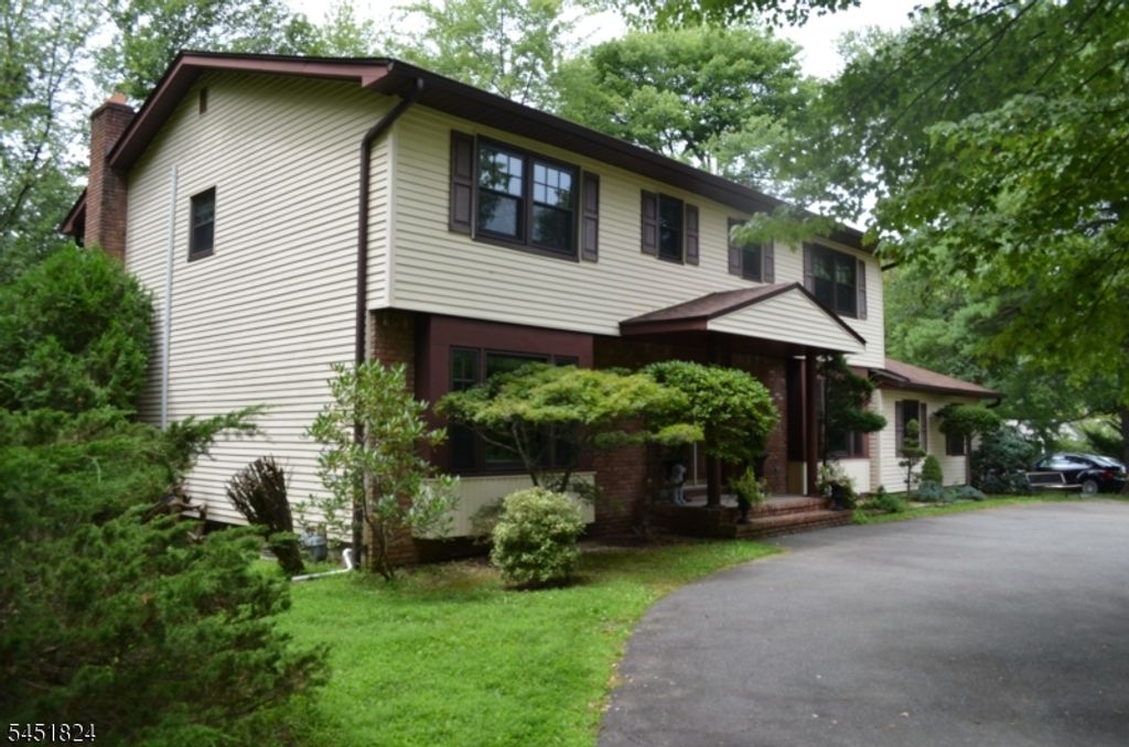1 Glenbrook Ct, Hanover Twp., NJ 07981 — photo 2