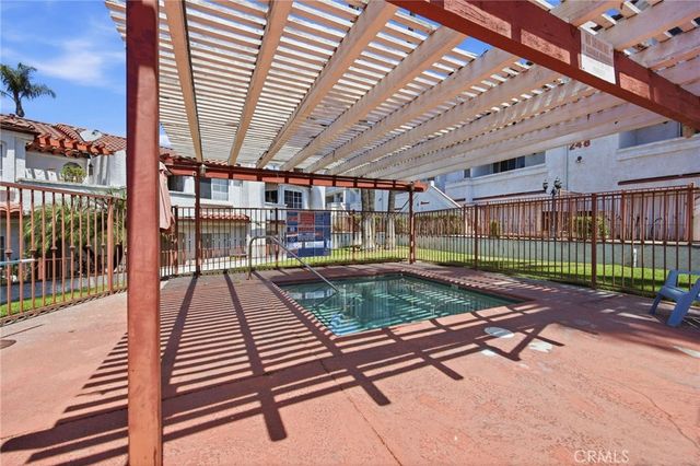264 E Beverly Boulevard A, Montebello, CA 90640