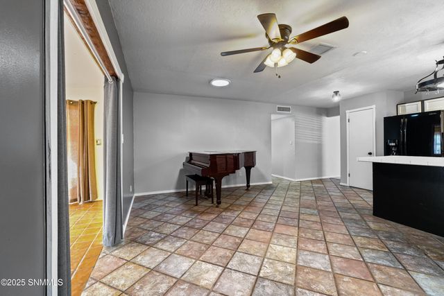 1714 Royal Drive, Las Cruces, NM 88011