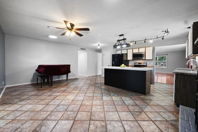 1714 Royal Drive, Las Cruces, NM 88011