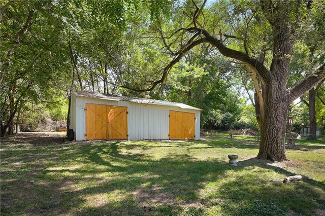 13301 10th Street, Grandview, MO 64030