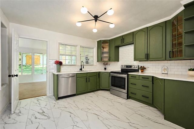 13301 10th Street, Grandview, MO 64030