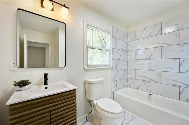 13301 10th Street, Grandview, MO 64030