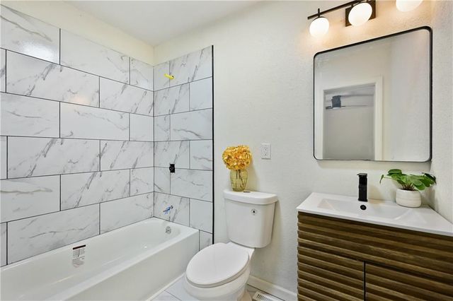 13301 10th Street, Grandview, MO 64030