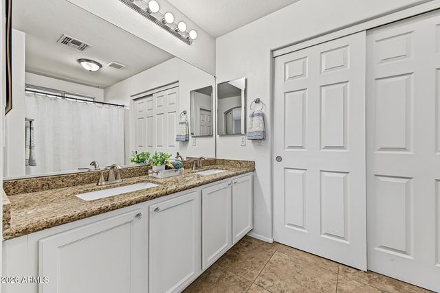 1061 E PONCHO Lane, San Tan Valley, AZ 85143