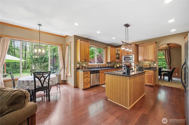 2139 H St Road, Blaine, WA 98230