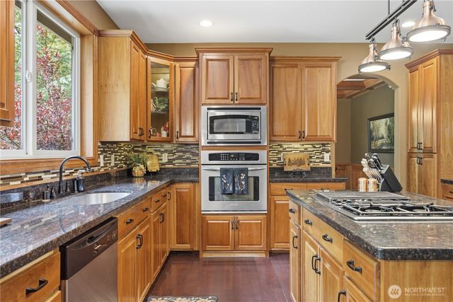 2139 H St Road, Blaine, WA 98230