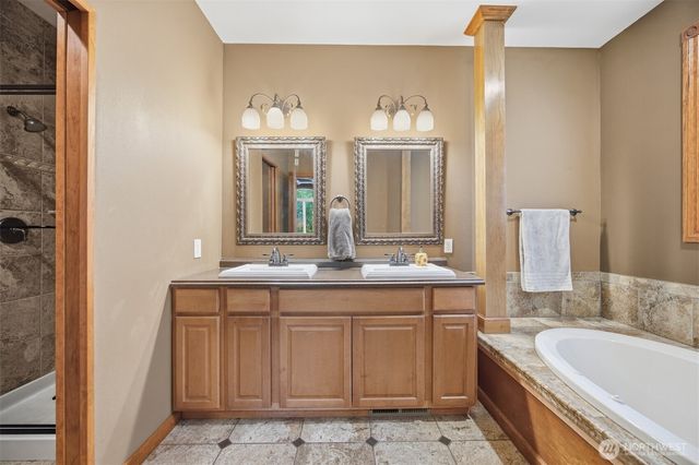 2139 H St Road, Blaine, WA 98230