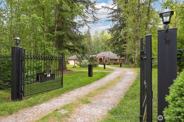 2139 H St Road, Blaine, WA 98230