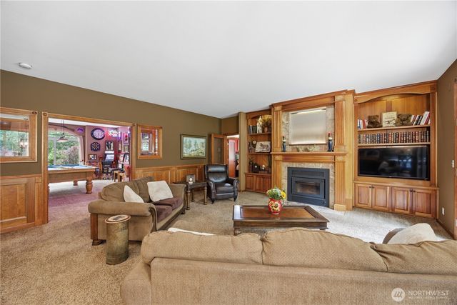 2139 H St Road, Blaine, WA 98230