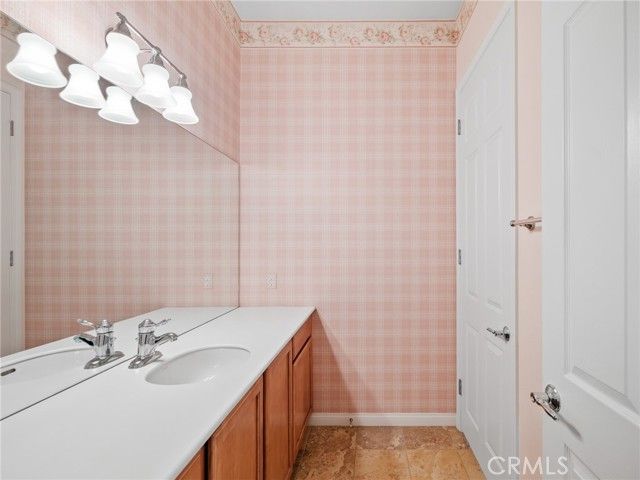 10249 Lakeshore, Apple Valley, CA 92308