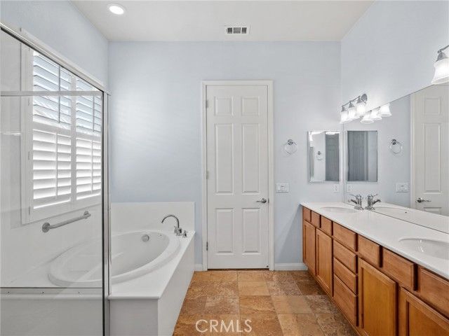 10249 Lakeshore, Apple Valley, CA 92308