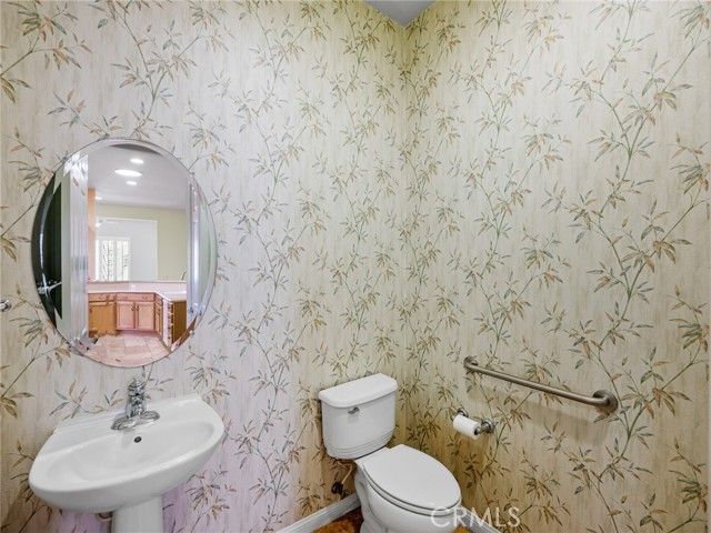 10249 Lakeshore, Apple Valley, CA 92308