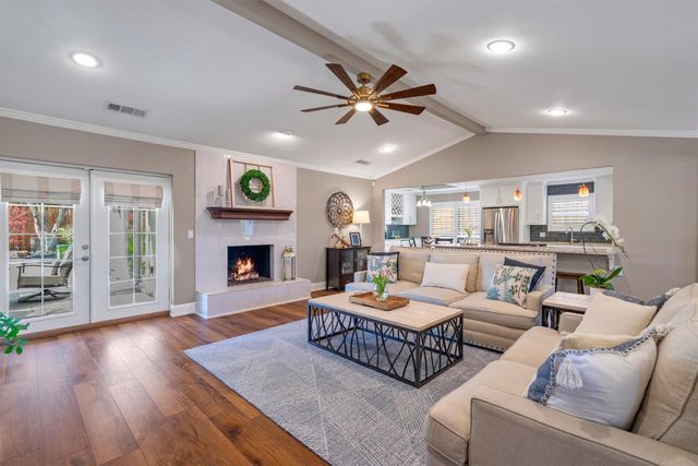 7424 Meadow Oaks Drive, Dallas, TX 75230