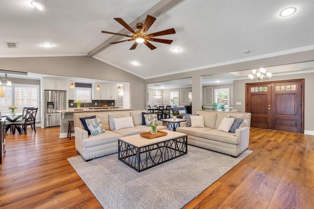 7424 Meadow Oaks Drive, Dallas, TX 75230