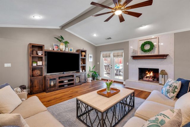 7424 Meadow Oaks Drive, Dallas, TX 75230