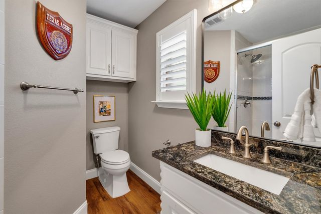 7424 Meadow Oaks Drive, Dallas, TX 75230