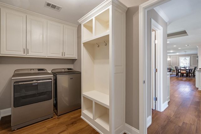 7424 Meadow Oaks Drive, Dallas, TX 75230