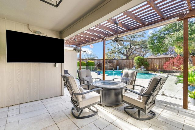 7424 Meadow Oaks Drive, Dallas, TX 75230