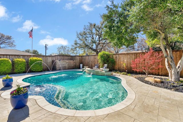 7424 Meadow Oaks Drive, Dallas, TX 75230