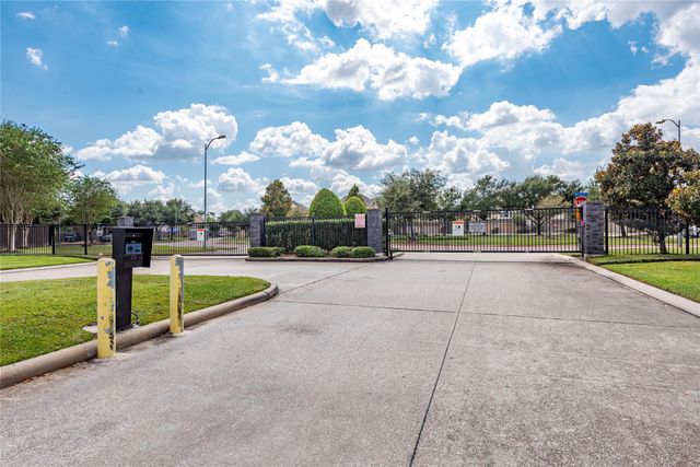 6317 Stoney Creek Drive, Pasadena, TX 77503