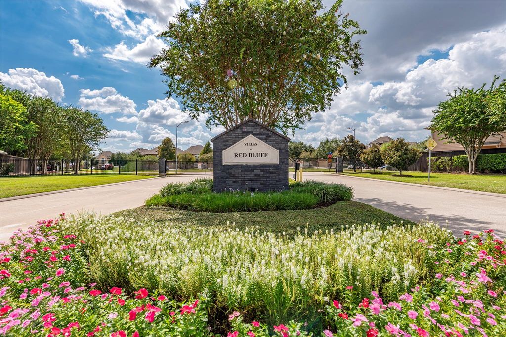 6317 Stoney Creek Drive, Pasadena, TX 77503