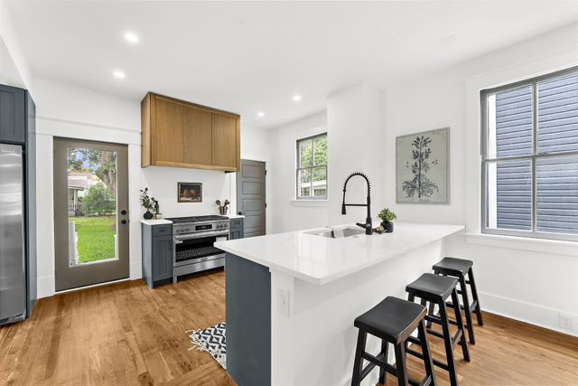 1135 King Street, Charleston, SC 29403