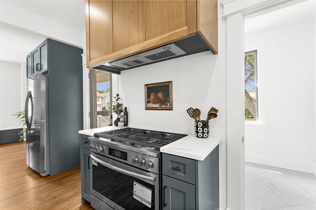 1135 King Street, Charleston, SC 29403