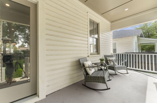 1135 King Street, Charleston, SC 29403