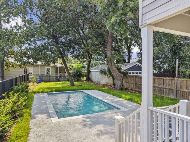 1135 King Street, Charleston, SC 29403