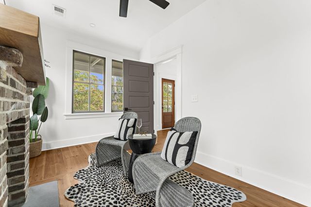1135 King Street, Charleston, SC 29403