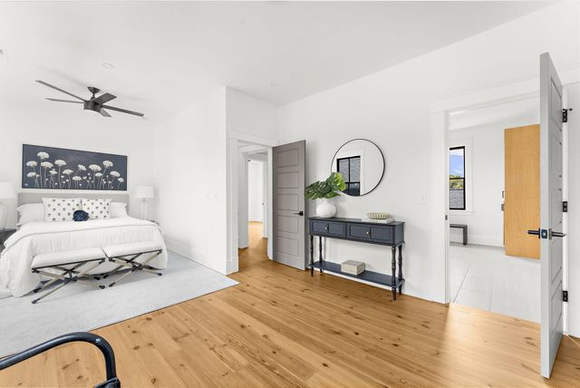 1135 King Street, Charleston, SC 29403