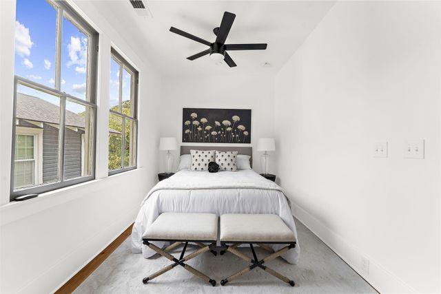 1135 King Street, Charleston, SC 29403