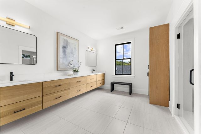 1135 King Street, Charleston, SC 29403