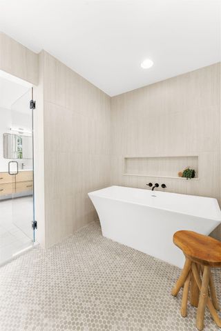 1135 King Street, Charleston, SC 29403