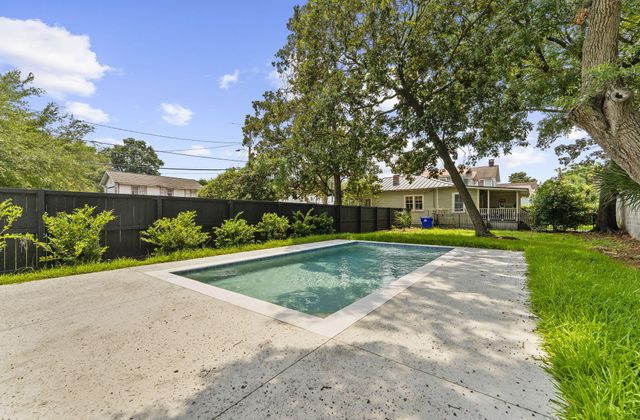 1135 King Street, Charleston, SC 29403